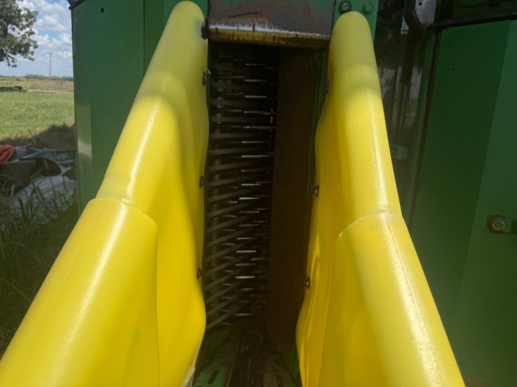 2015-john-deere-cp690-image-86