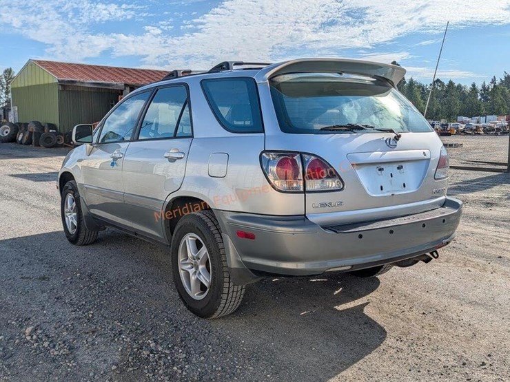 2001-lexus-rx300-image-8