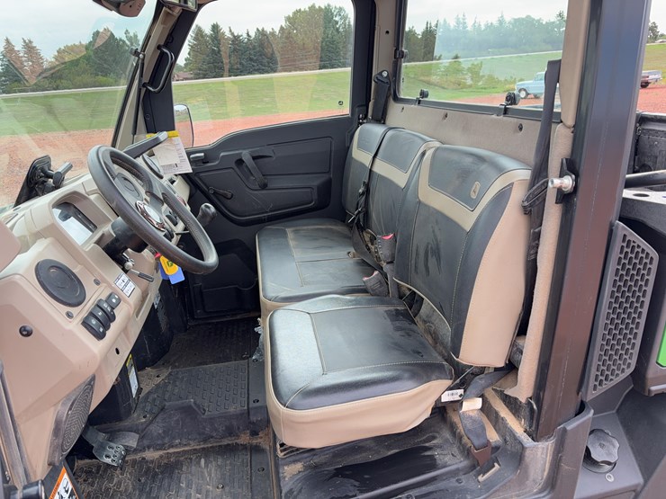 john-deere-gator-image-11