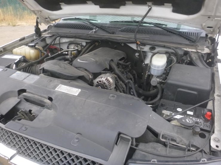 2003-chevrolet-3500-image-13
