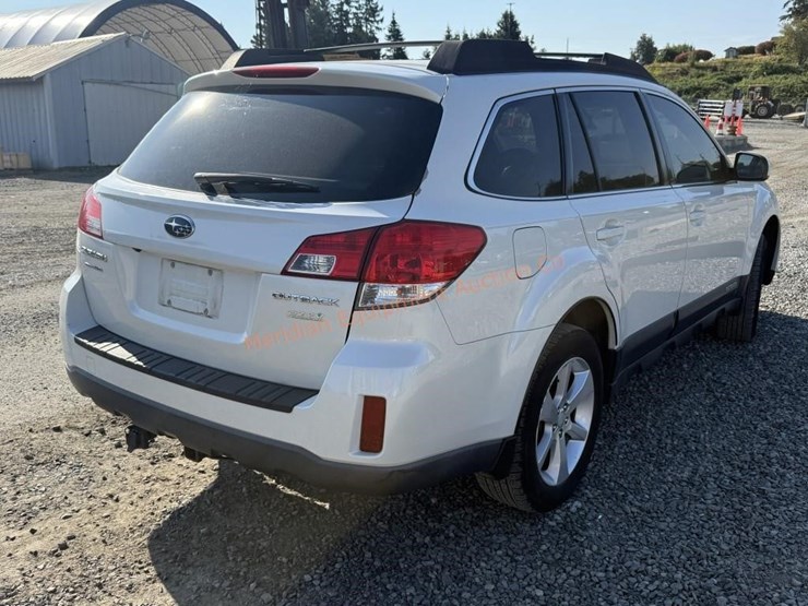 2013-subaru-outback-image-6