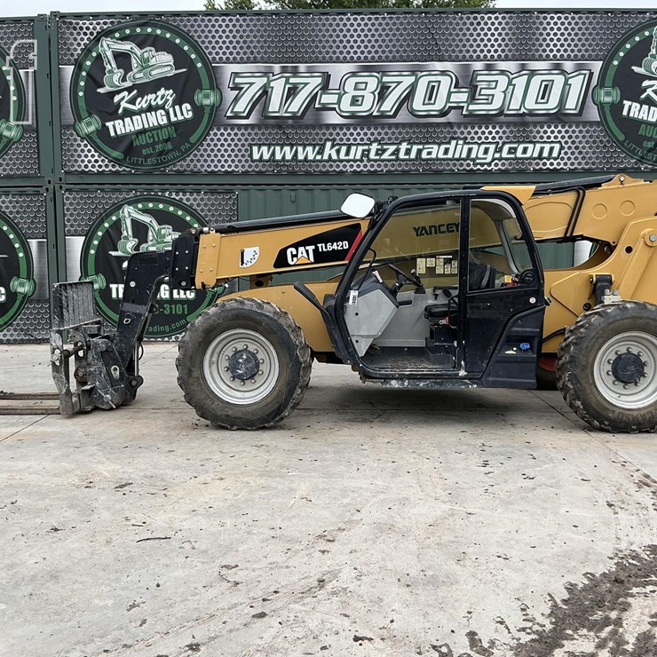 2017 CATERPILLAR TL642D