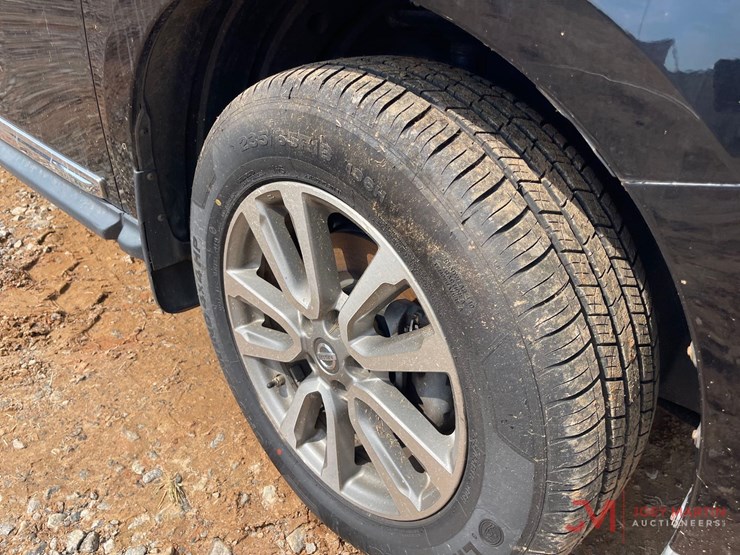 2013-nissan-pathfinder-sl-image-9
