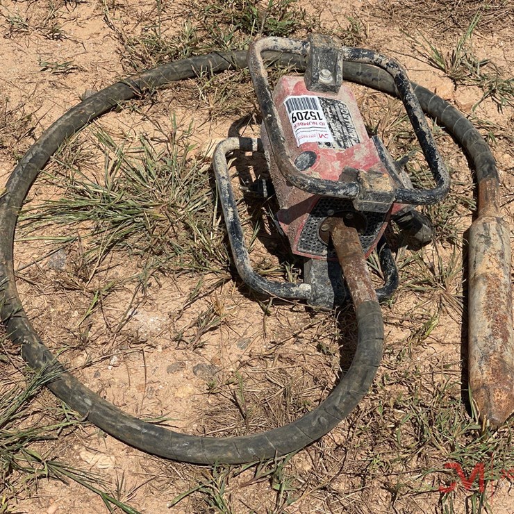 NORTHROCK ELECTRIC CONCRETE VIBRATOR W/FLEX SHAFT