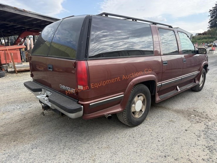 1998-chevrolet-suburban-1500-image-4