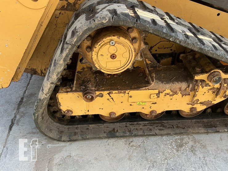 2020-caterpillar-249d3-image-10