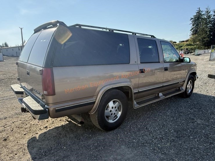 1995-chevrolet-suburban-1500-ls-image-6