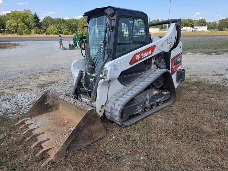 #26217-•-2022-bob-cat-t66-skid-steer-image-1