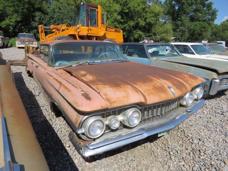 1959-catalina-2dr-sedan-image-2