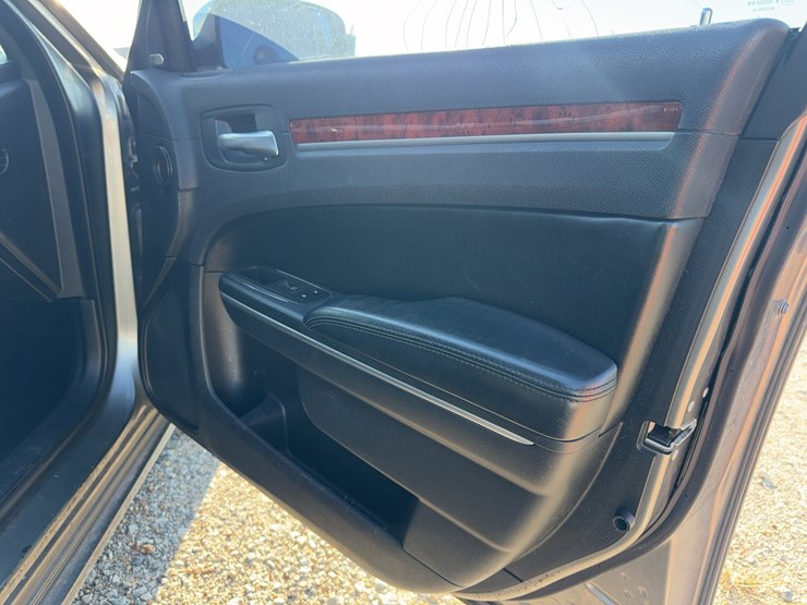 #49682-•-2012-chrysler-300-sedan-2c3ccacg8ch307925-inv#49682-image-33