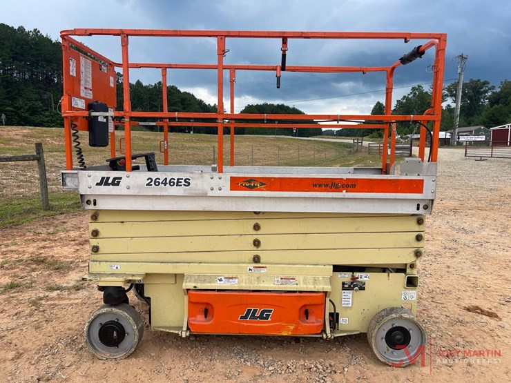 2009-jlg-2646es-image-2