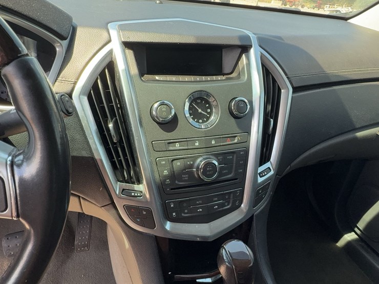 2012-cadillac-srx-image-49