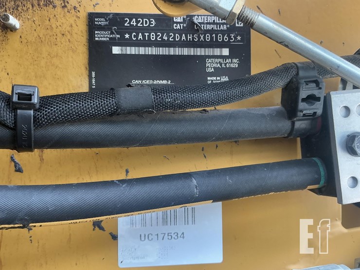 2020-caterpillar-242d3-image-17