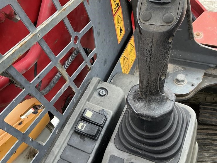 2021-takeuchi-tl8r2-image-16