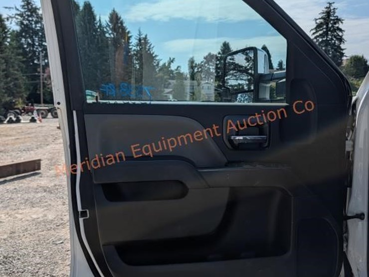 2017-chevrolet-silverado-3500-image-9