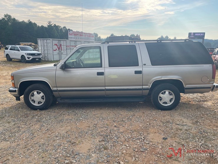 1999-chevrolet-suburban-image-6