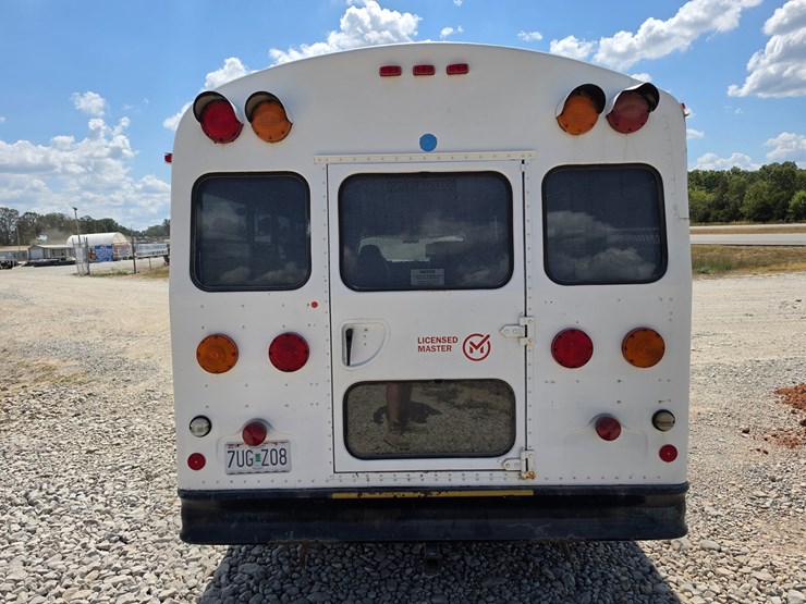 #26511-•-2005-gmc-savana-van-image-5