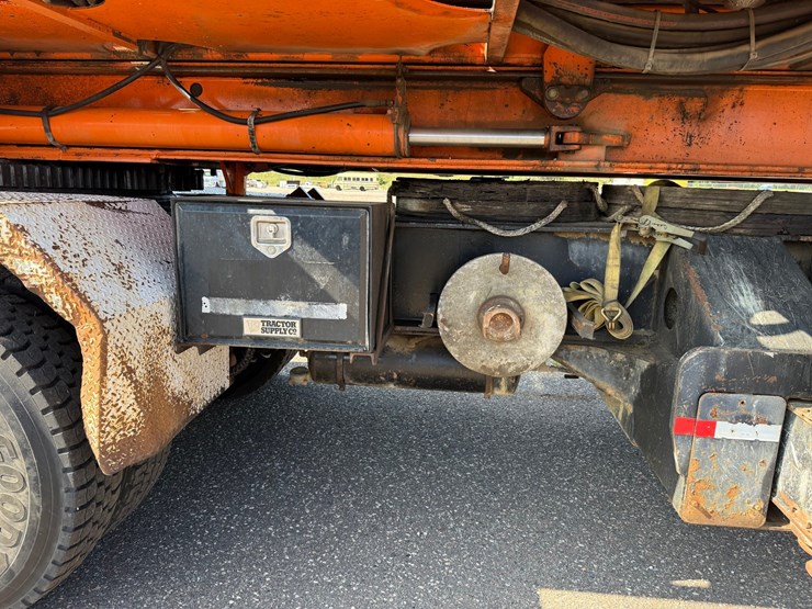#2470-•-2002-tor-truck-dr-4280-crane-truck-image-16