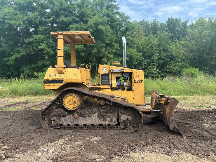 caterpillar-d4h-image-4