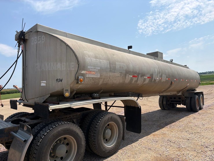 1959-fruehauf-tanker-image-1
