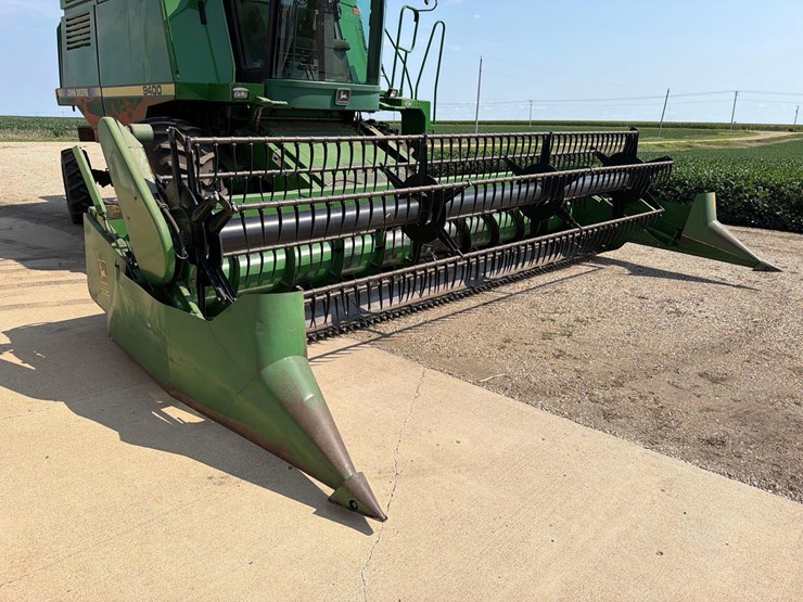 john-deere-220-image-1