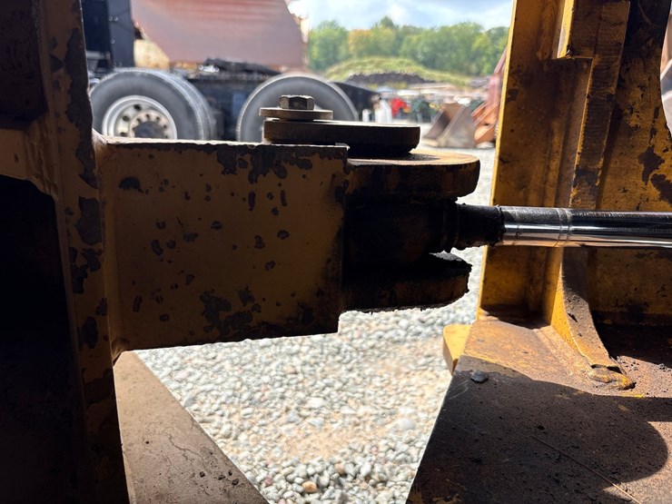 deere-444h-image-41