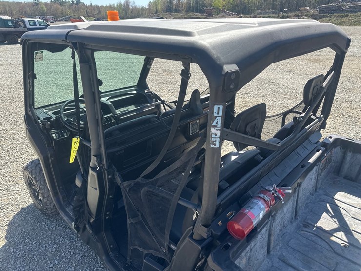 #5302-•-2022-canam-defender-4x4-utv-image-15