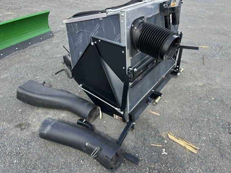 john-deere-1025r-image-4