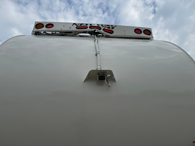 2016-mack-mru613-image-25