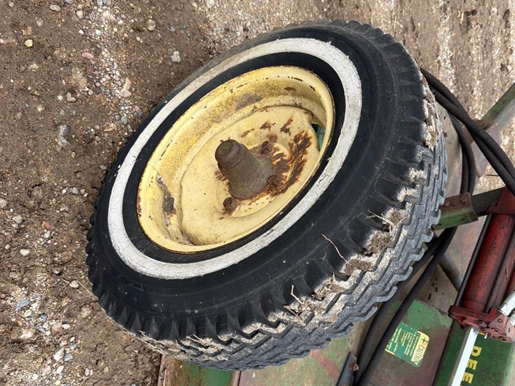 john-deere-127-image-9
