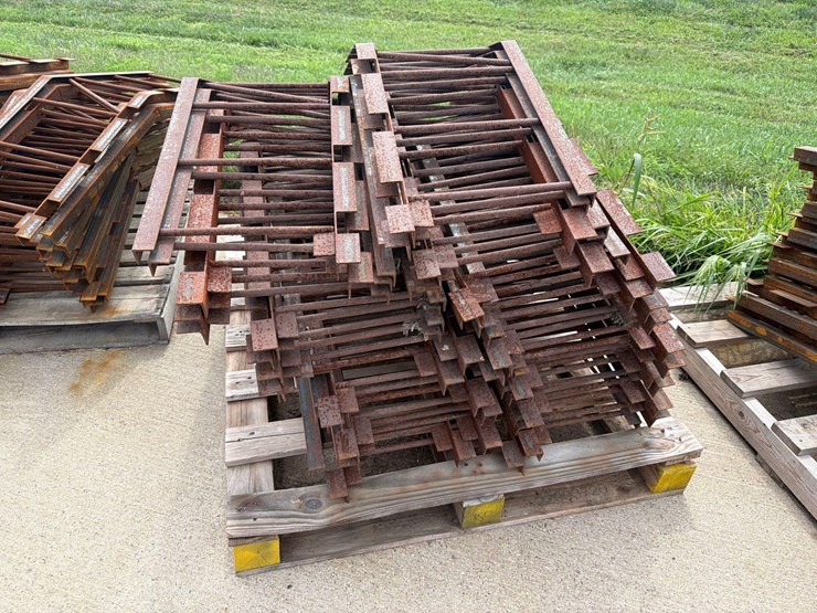 3--pallets-of-v-shaped-metal-grain-bin-supports-image-4
