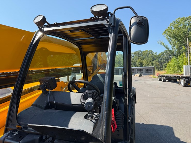 2024-jcb-509-42-image-25