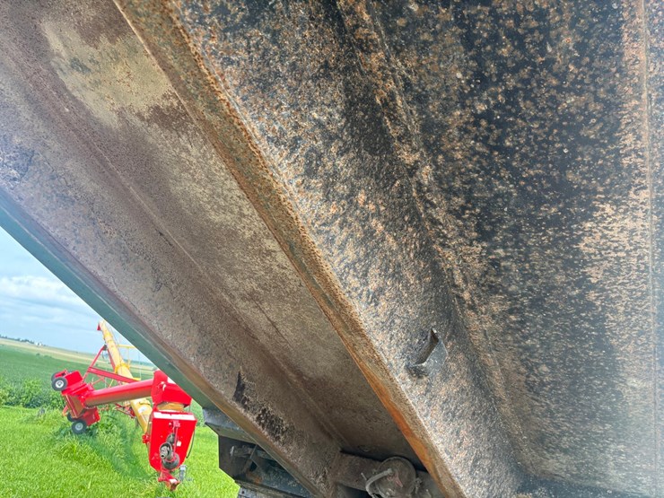 #2289-•-2006-peterbilt-tandem-axle-dump-truck-image-100