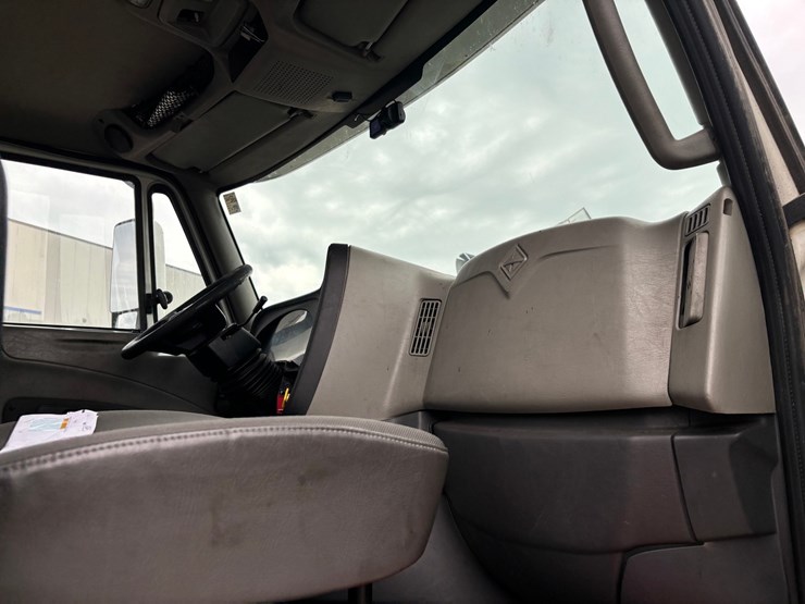 2015-international-prostar-image-54