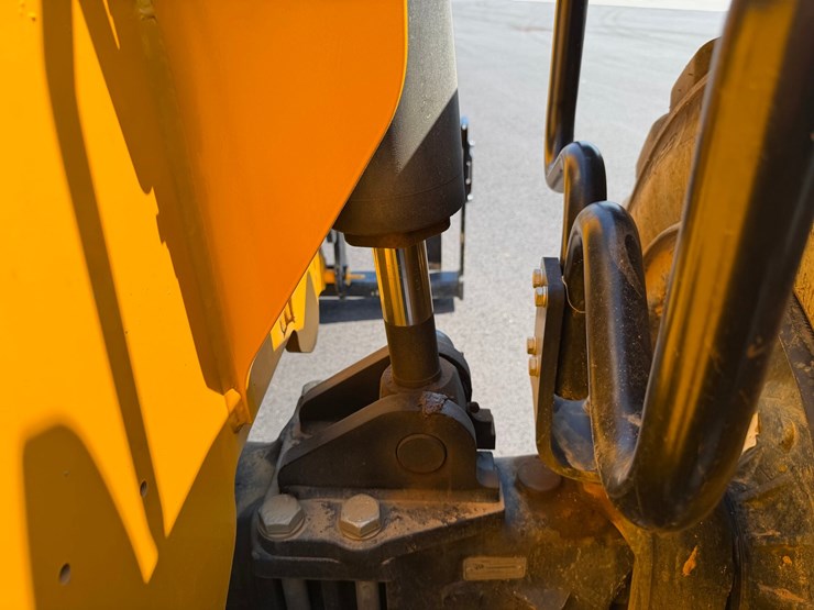 2024-jcb-509-42-image-100