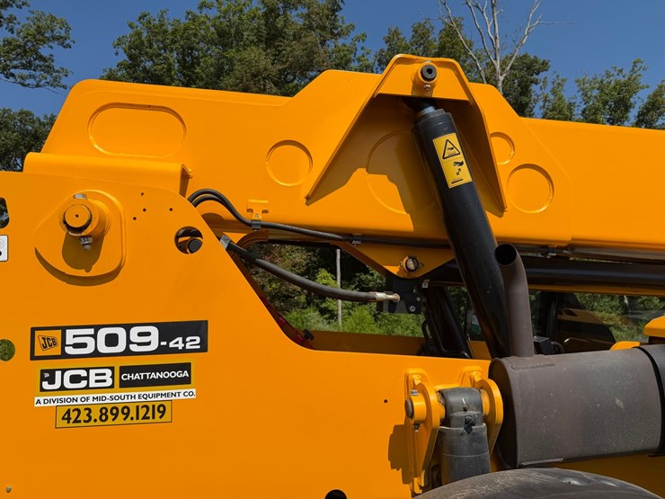 2024-jcb-509-42-image-44