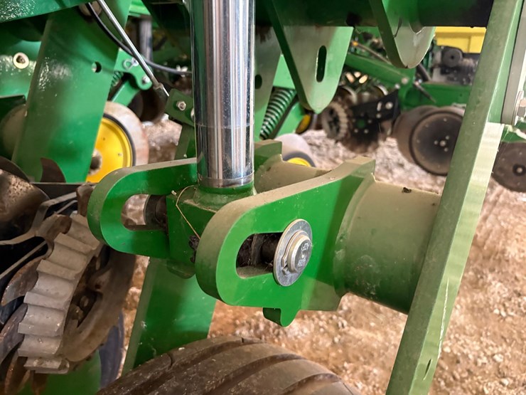 john-deere-1775-image-62