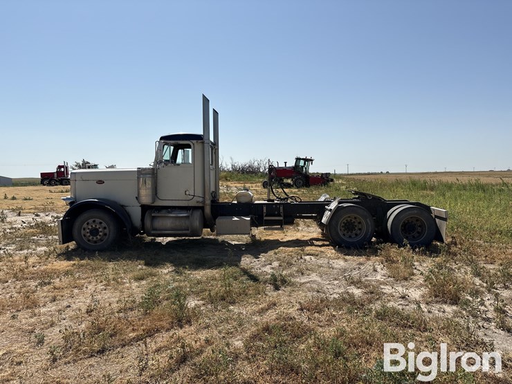 2001-peterbilt-379-image-4