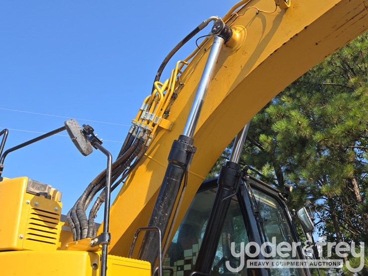 2019-caterpillar-335fl-image-22