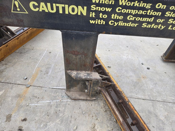 #5177-•-custom-12d-snow-trail-groomer-image-19