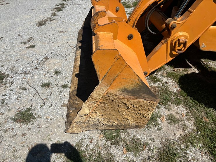 2009-case-580m-image-97