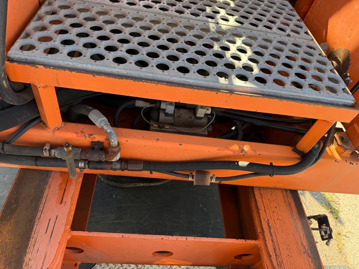 #2470-•-2002-tor-truck-dr-4280-crane-truck-image-79