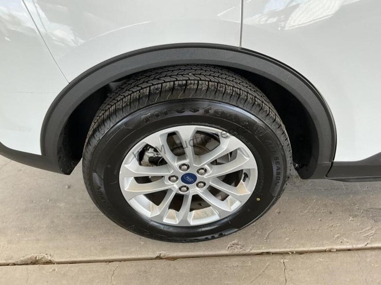 2022-ford-escape-image-8