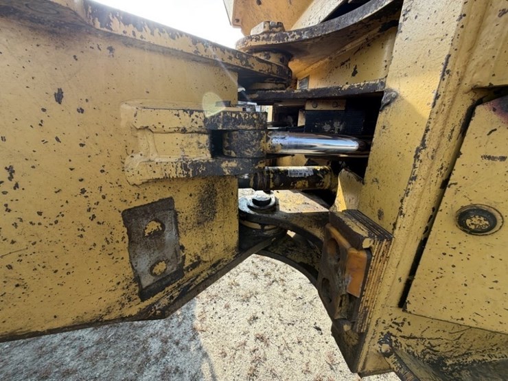 2002-caterpillar-525b-image-34