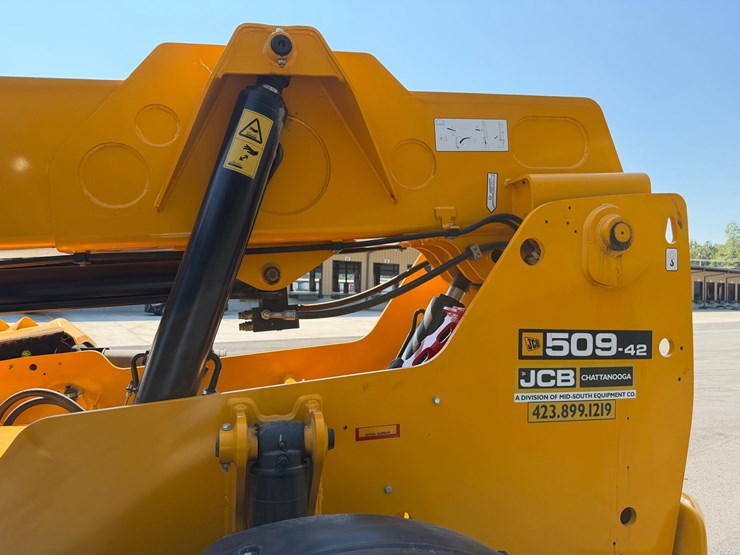 2024-jcb-509-42-image-26