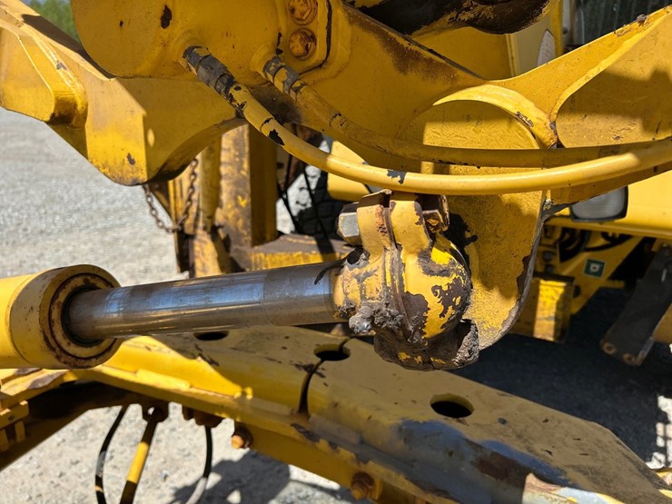 komatsu-gd650a-image-38