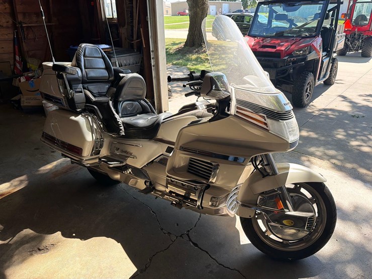 1994-honda-goldwing-motorcycle-image-3
