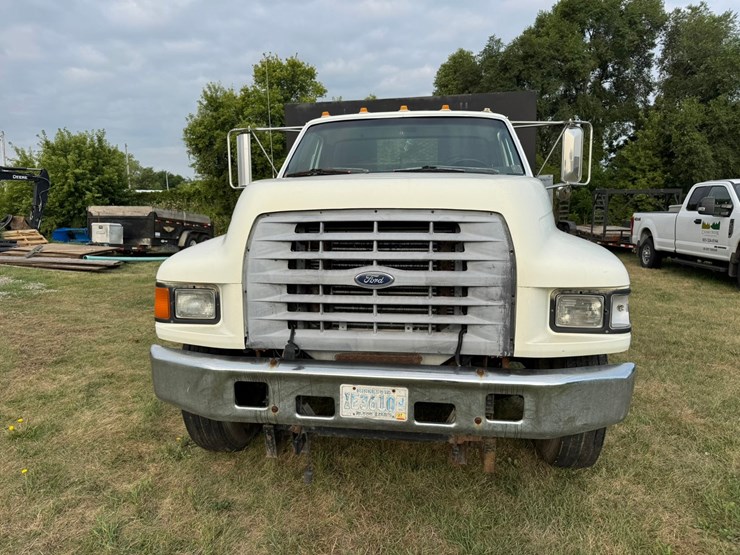 1998-ford-f800-image-8