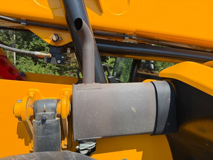2024-jcb-509-42-image-45