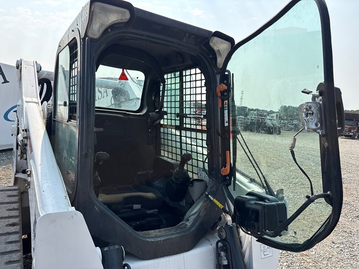 2018-bobcat-t870-image-33